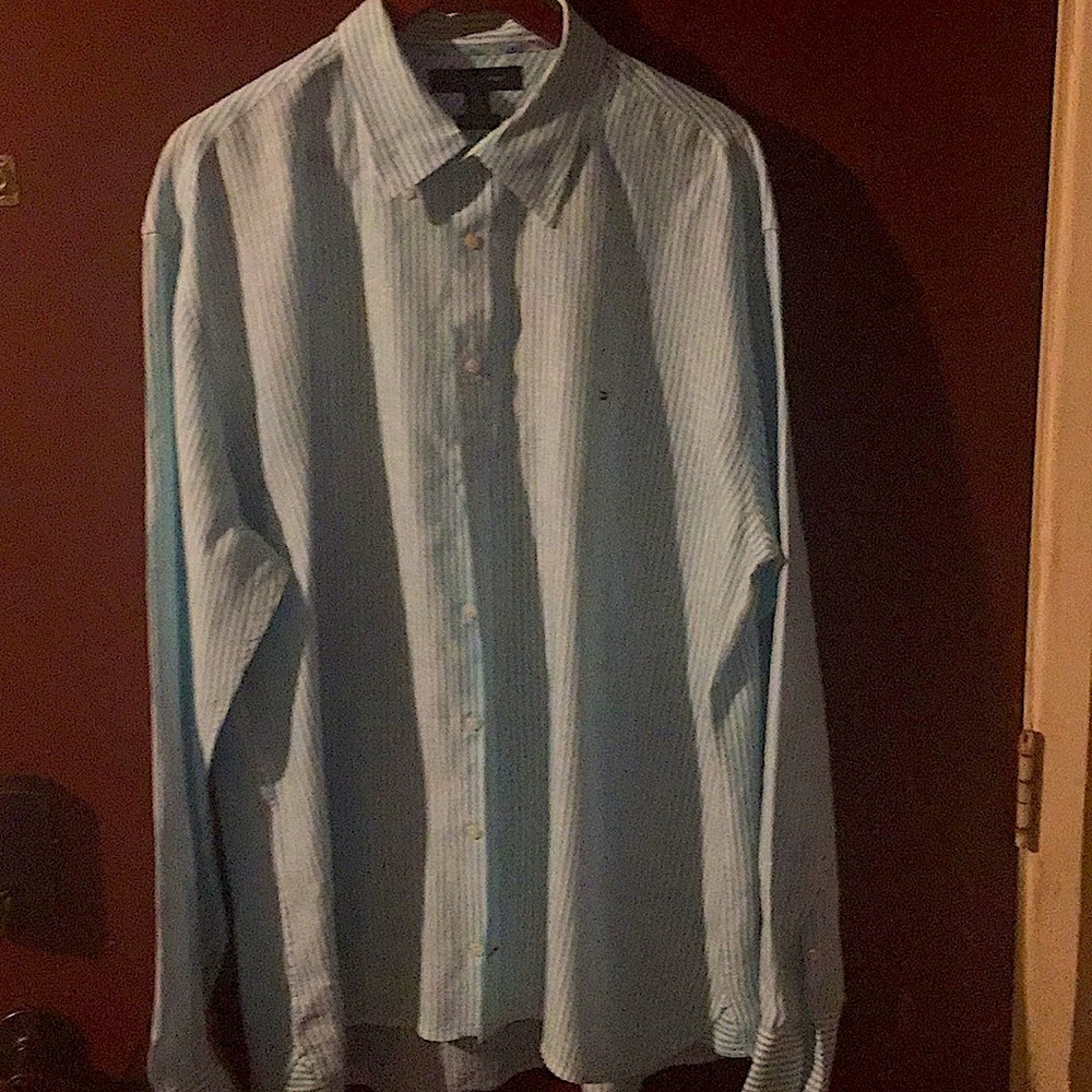 Tommy Hilfiger button up